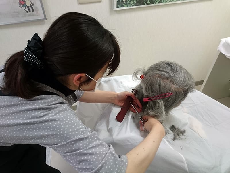 ビューティヘルパー スタイリストの訪問美容